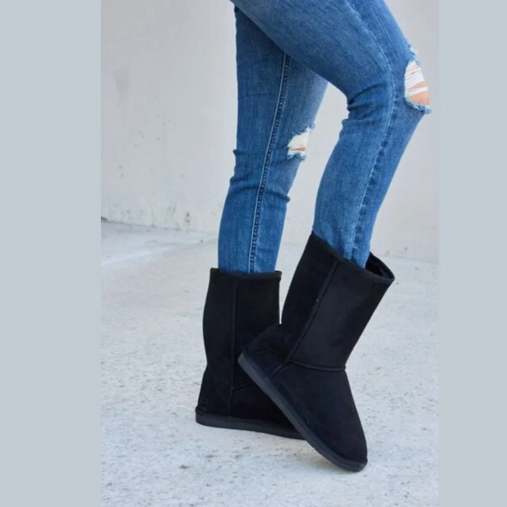 New Black Thermal Lined Flat Boots - Picture 3 of 5